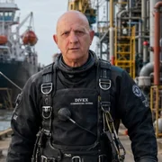 Giovanni Esentato in abbigliamento da immersione